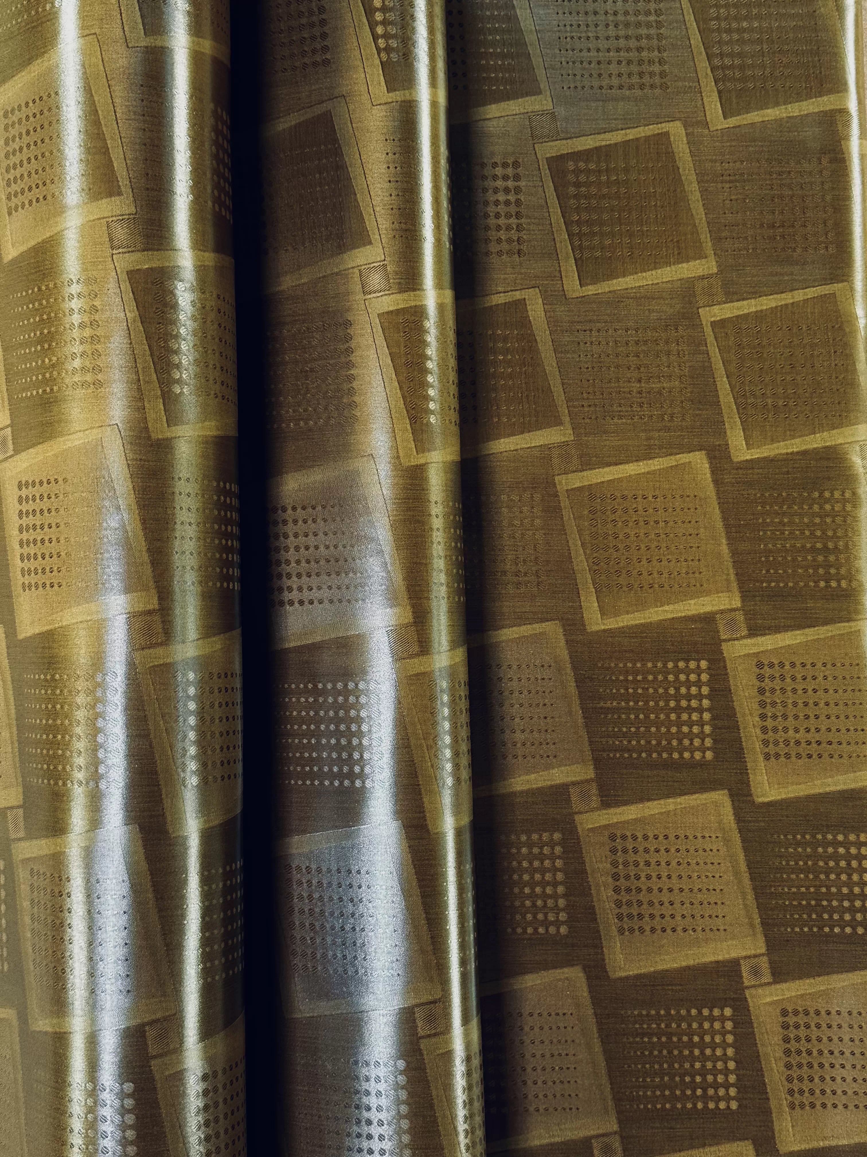 101 Brocade de Luxe