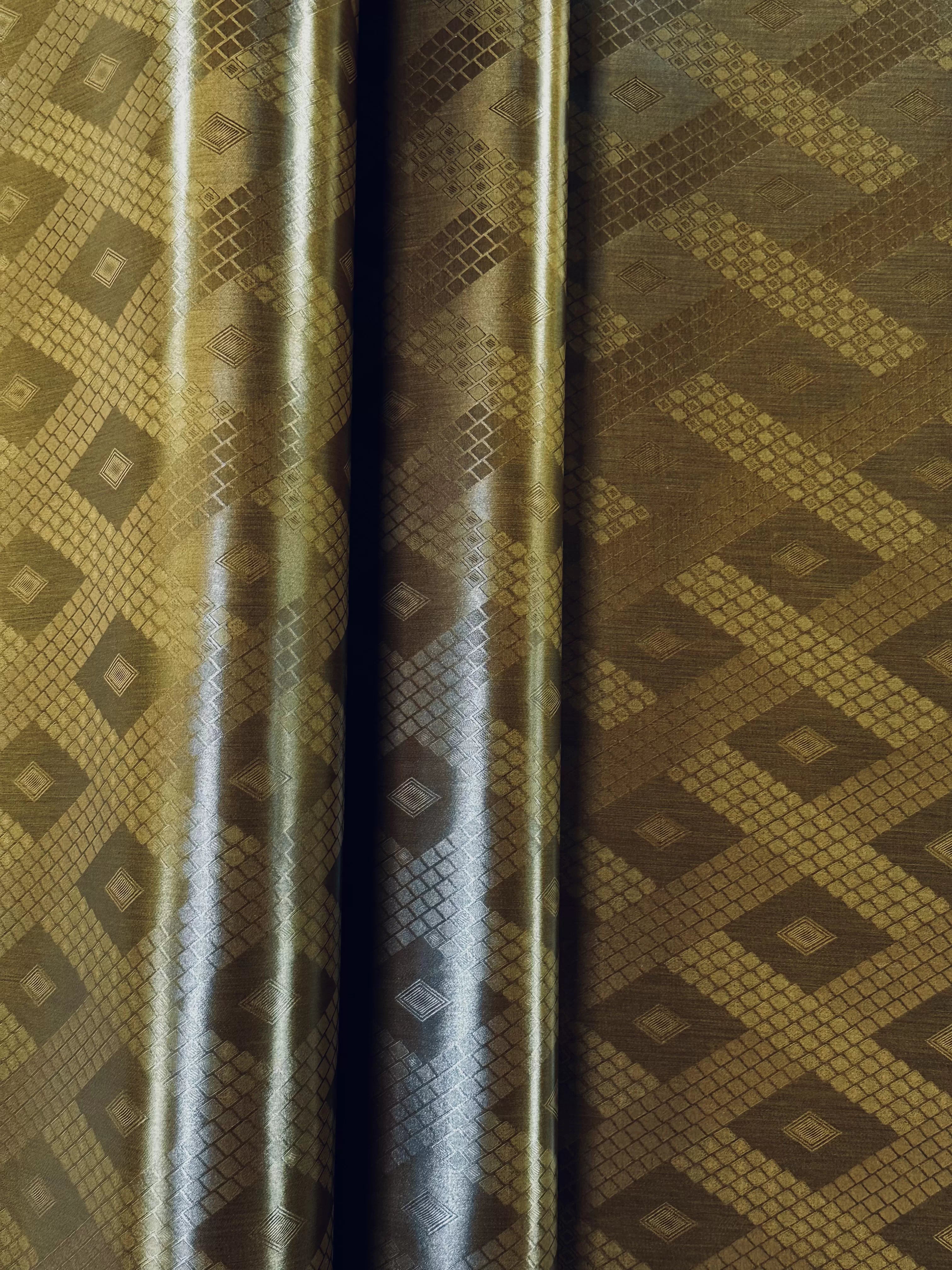 101 Brocade de Luxe