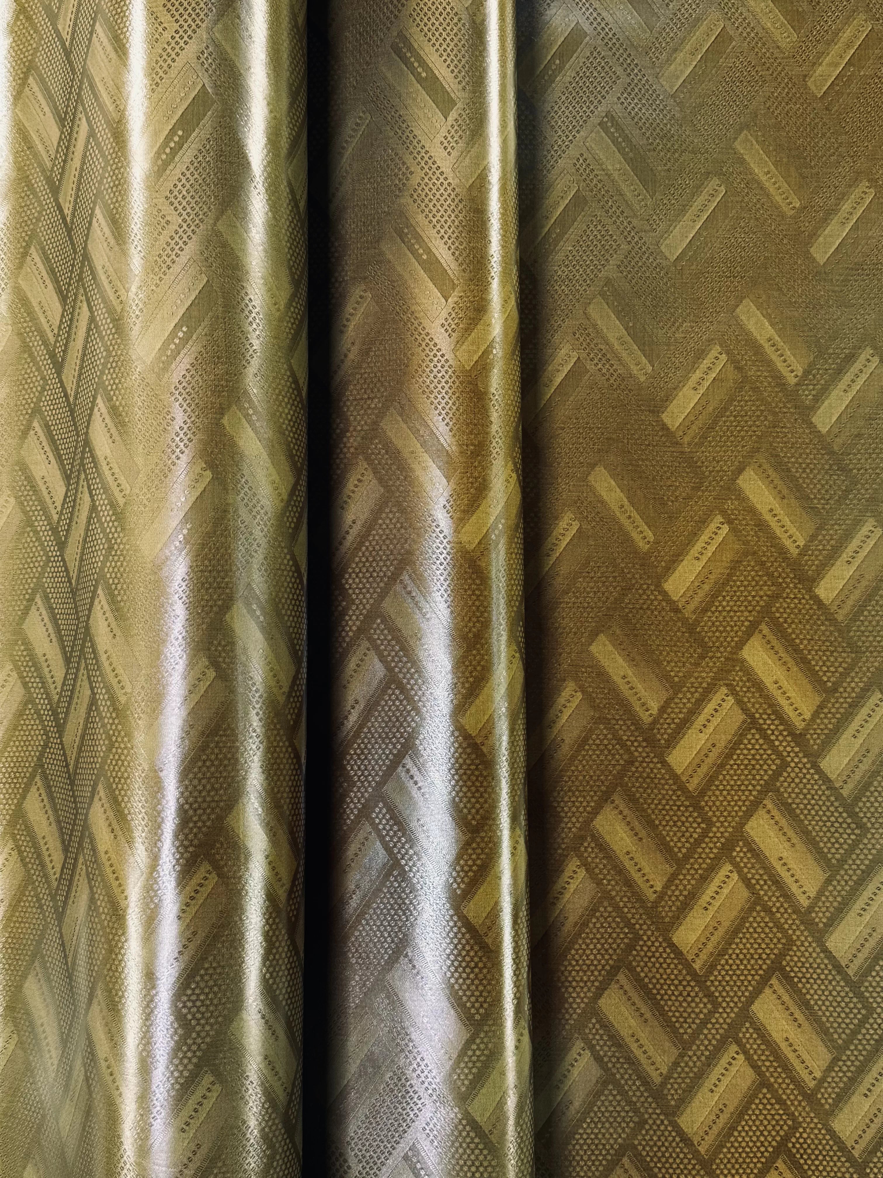 101 Brocade de Luxe