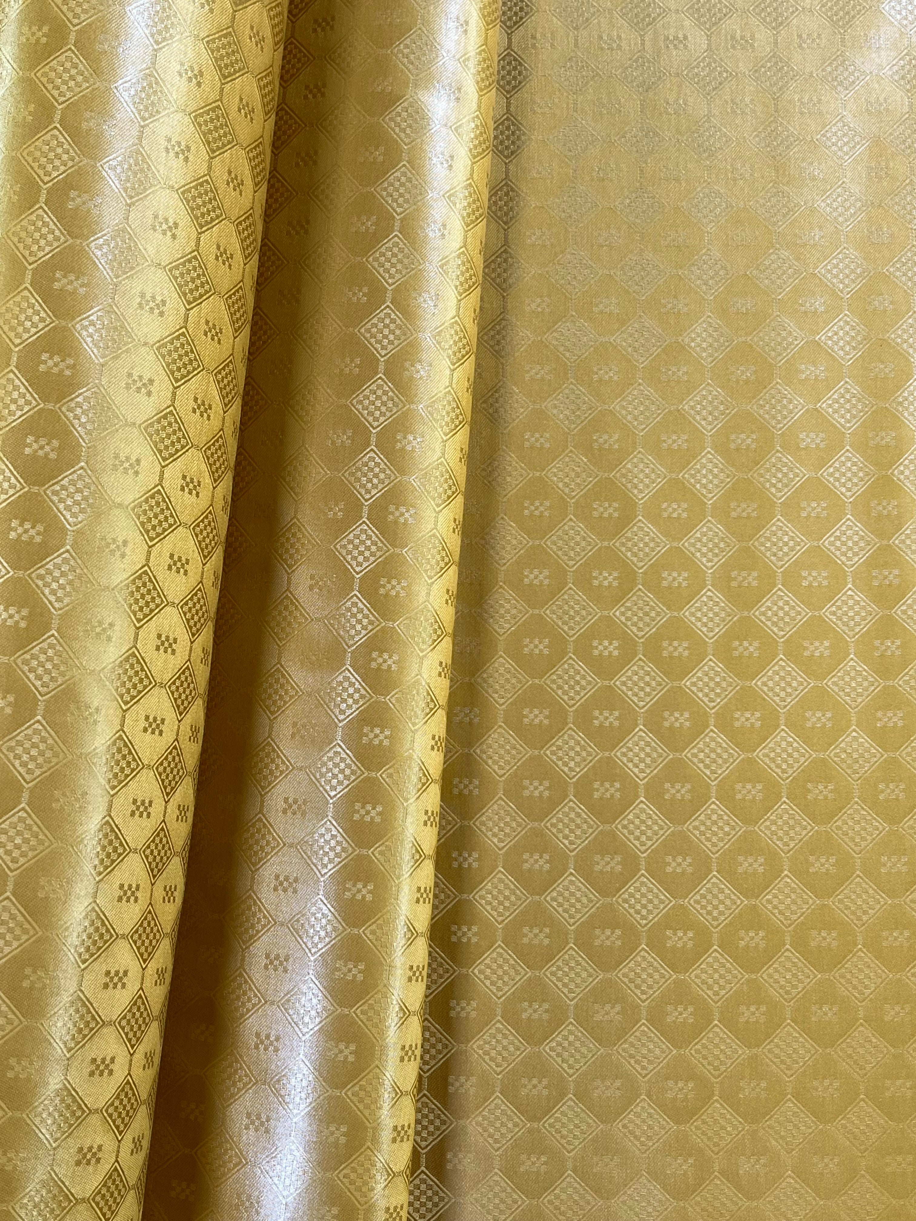 Univers Plus Bazin Riche