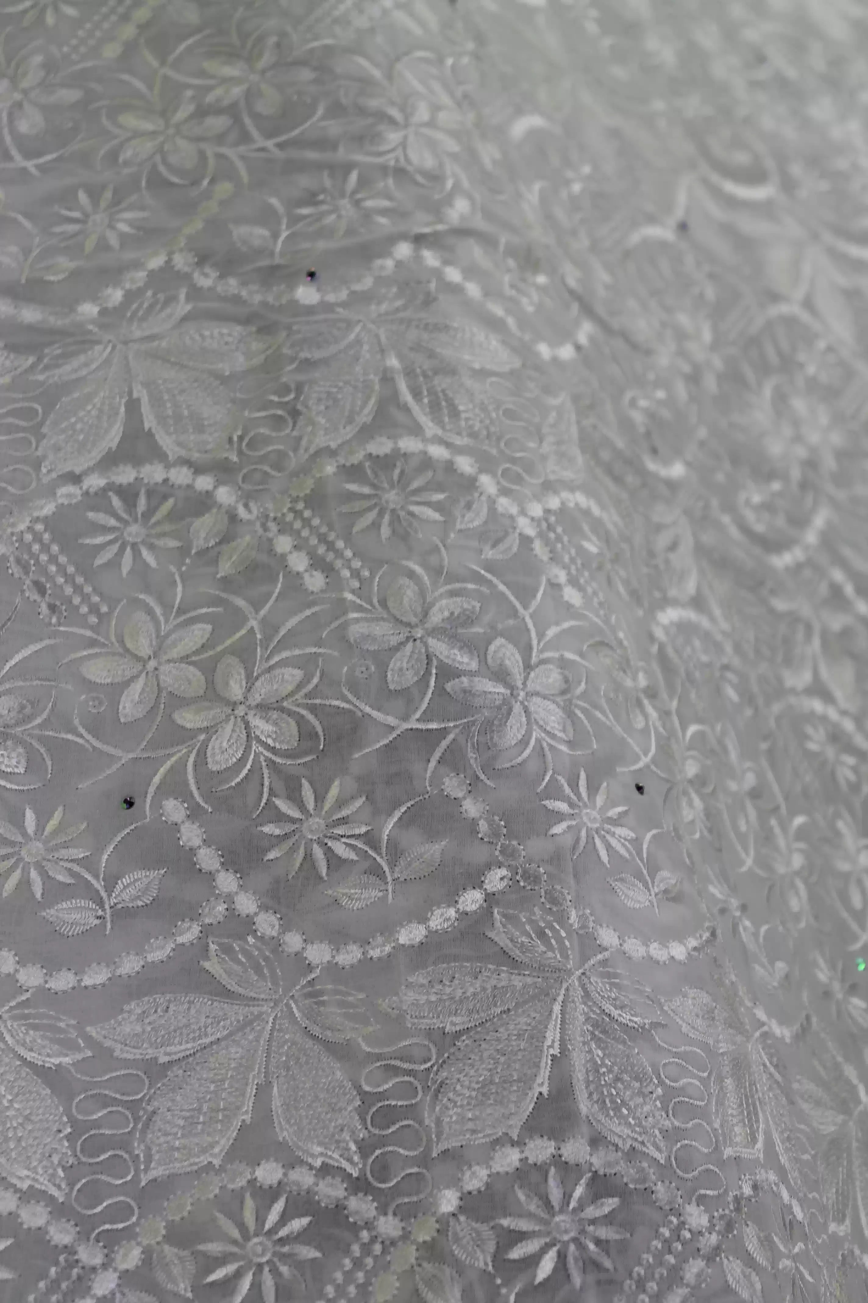 Zwitserse voile kant