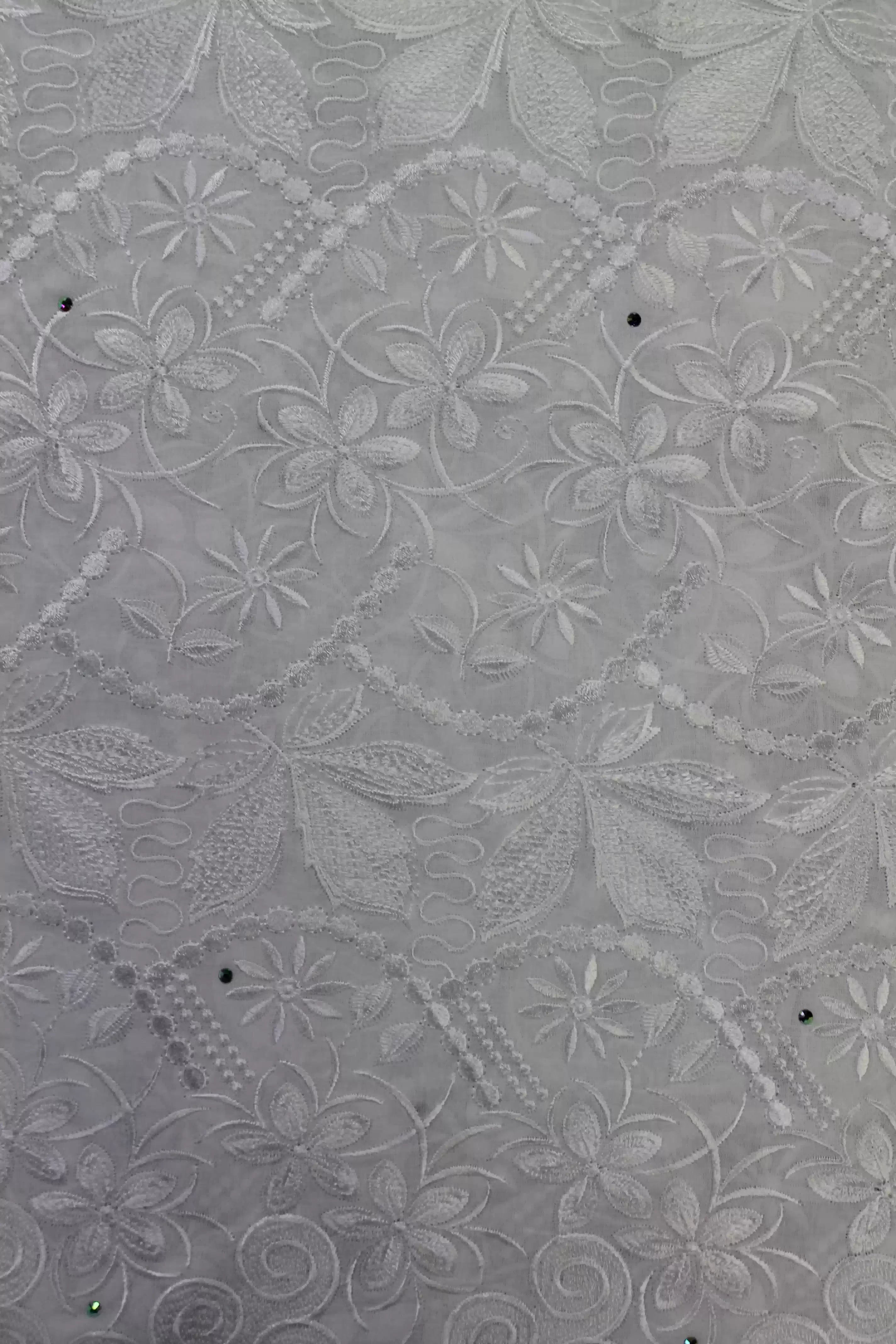 Zwitserse voile kant