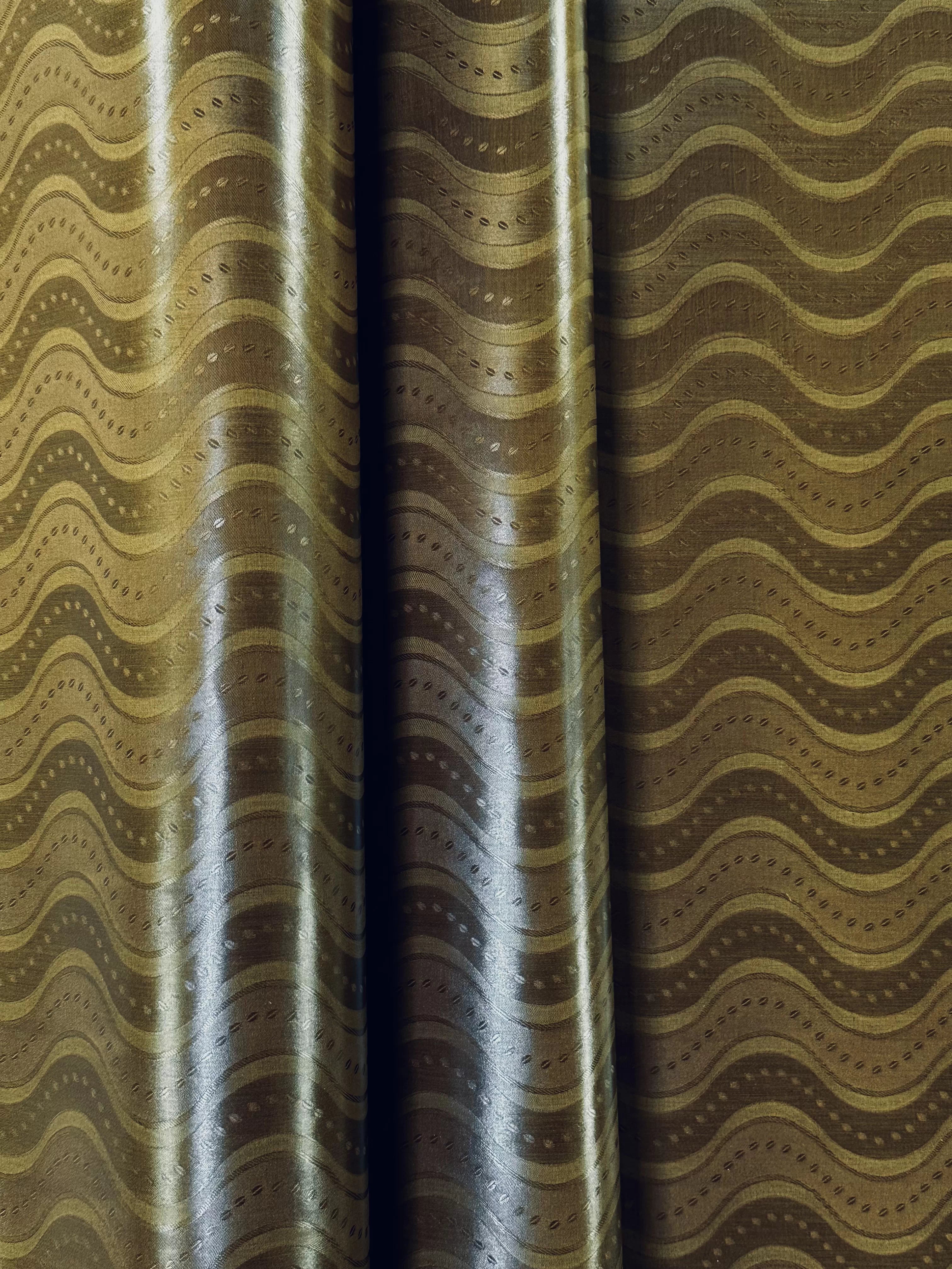 101 Brocade de Luxe