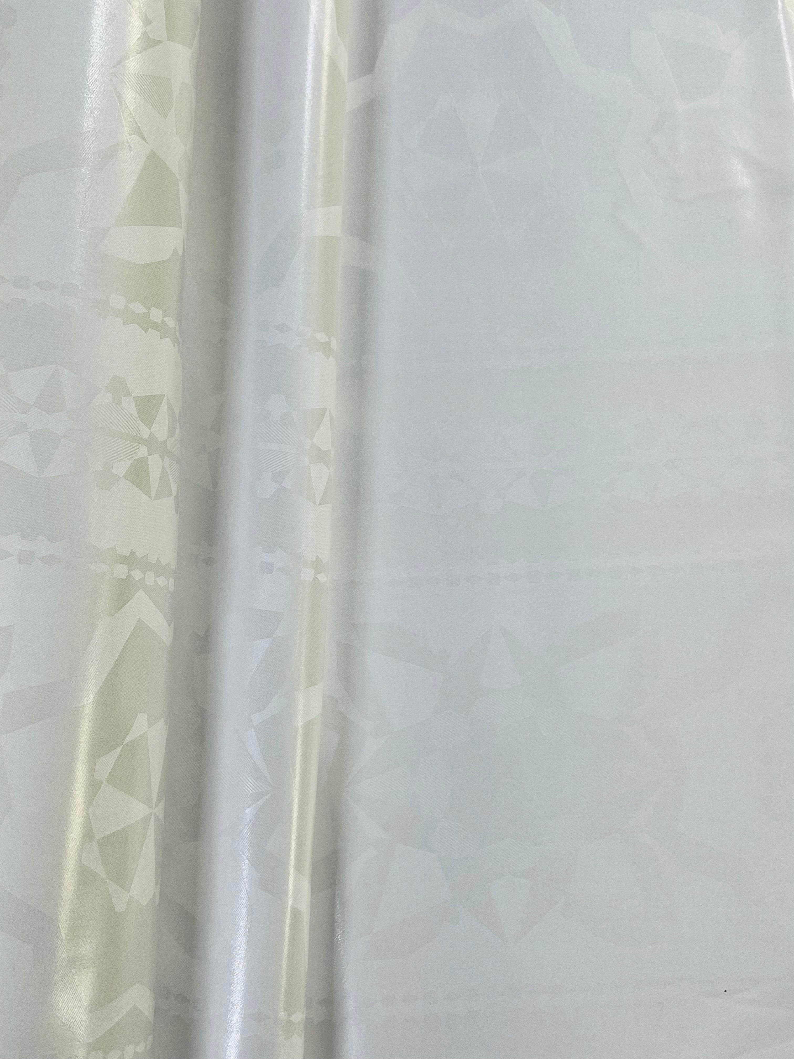 Univers Plus Bazin Riche