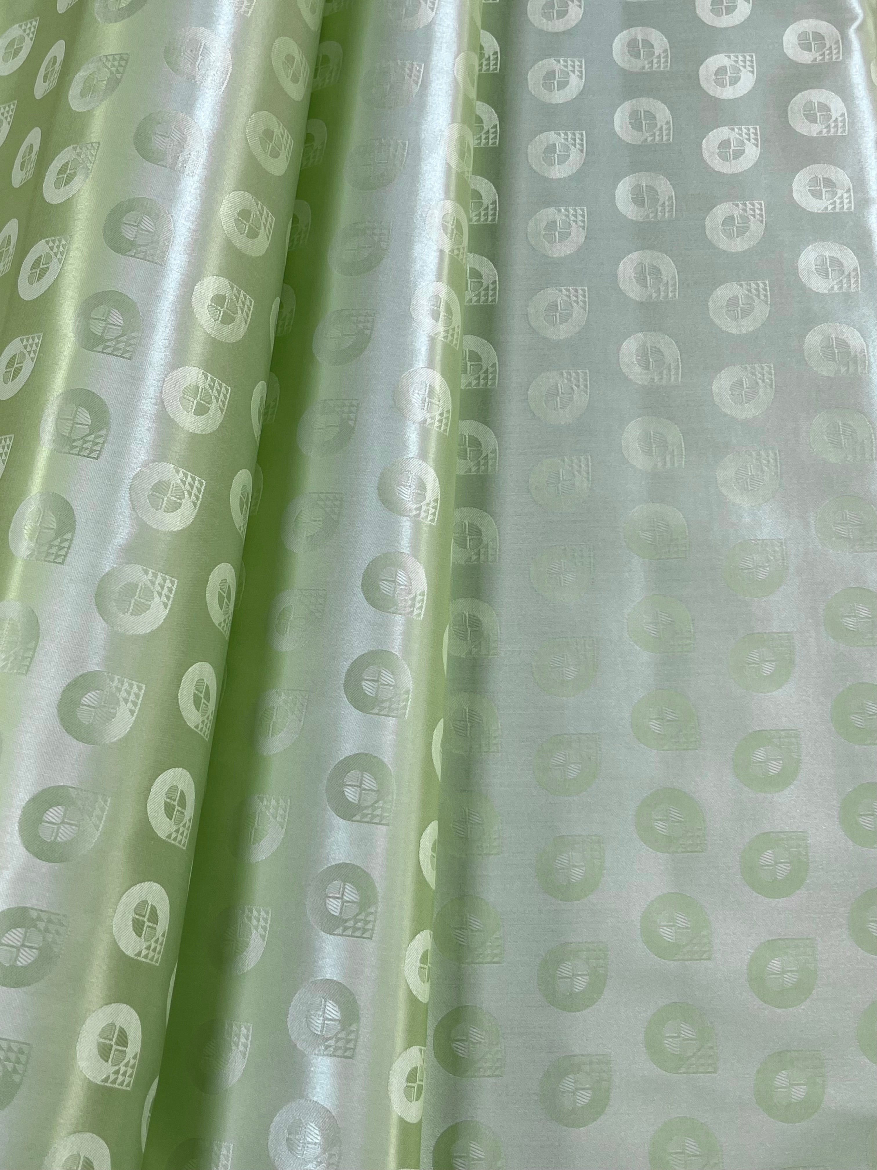 Univers Plus Bazin Riche