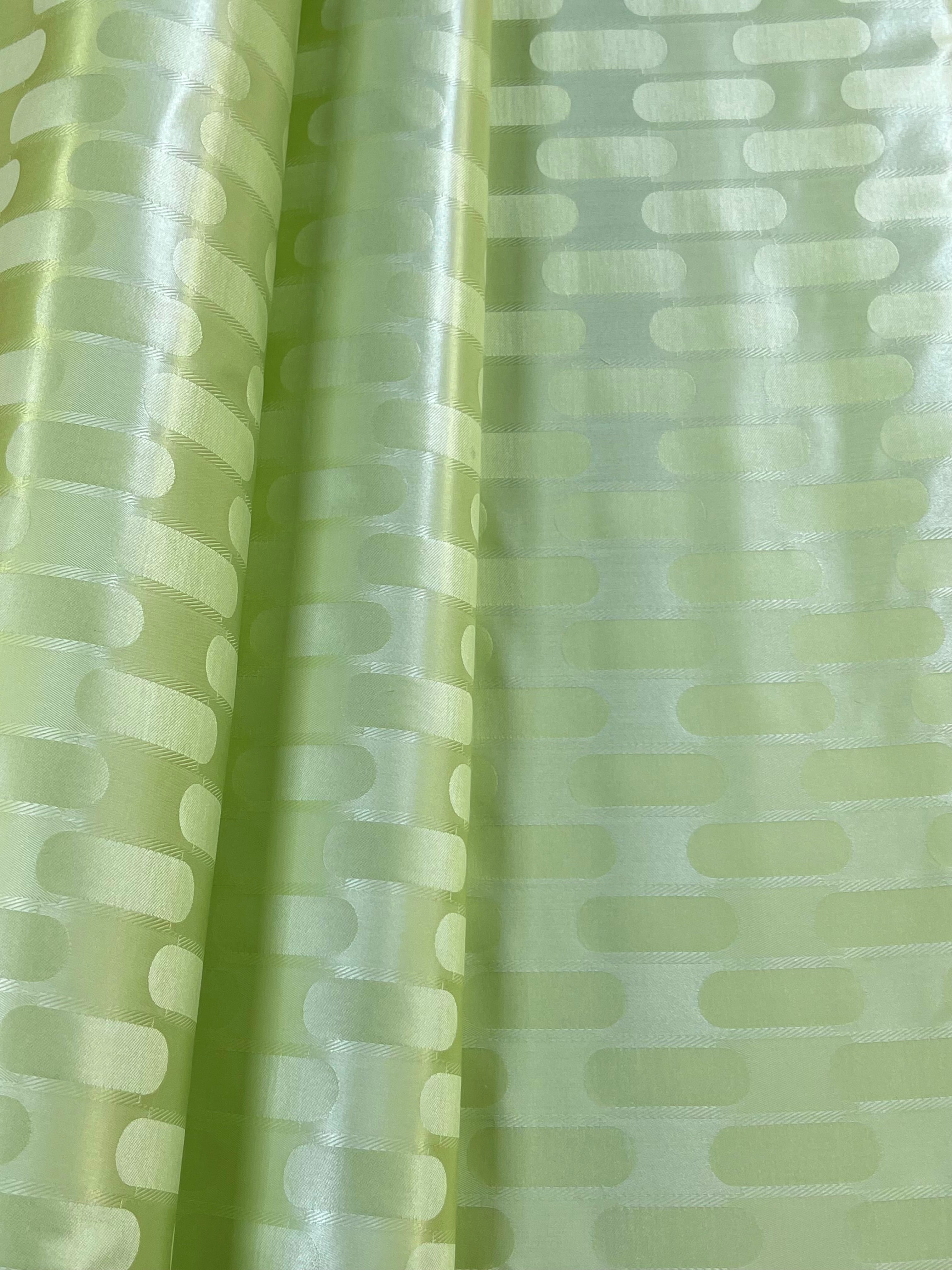 Univers Plus Bazin Riche