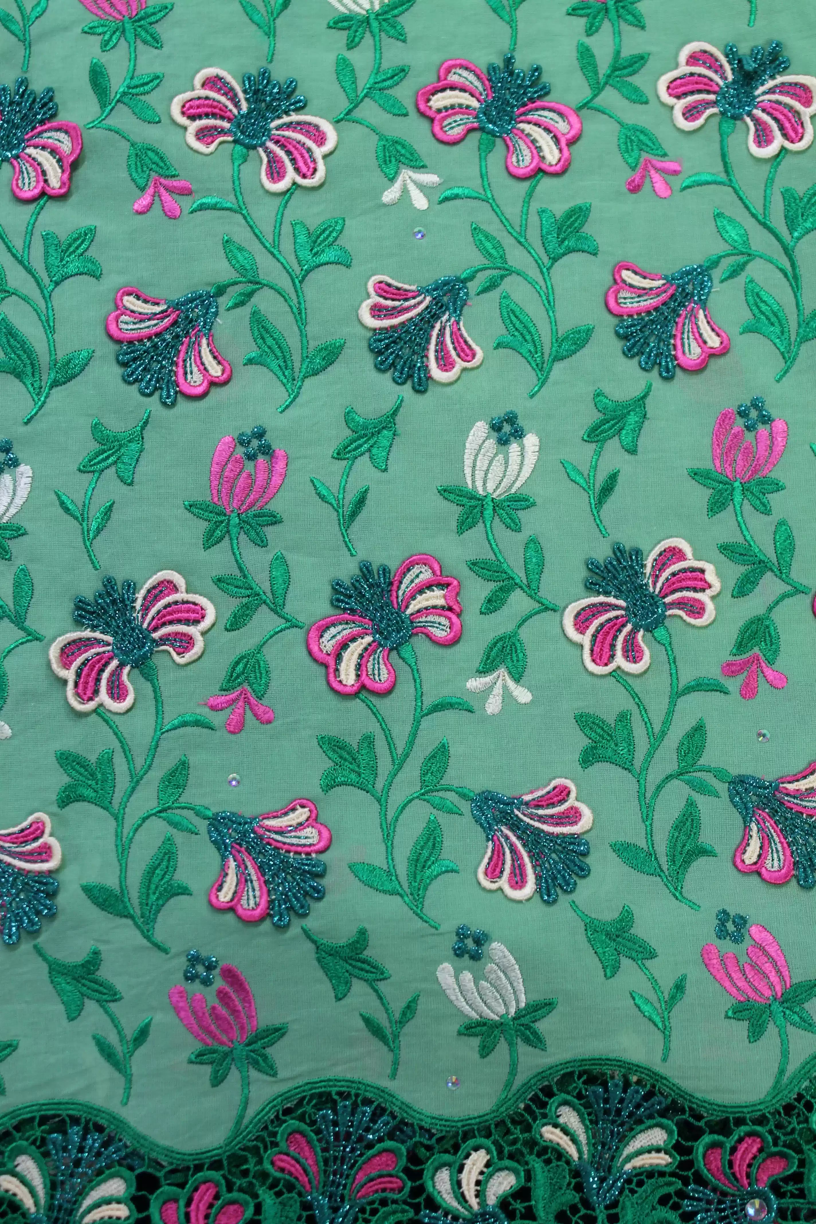 Zwitserse voile kant