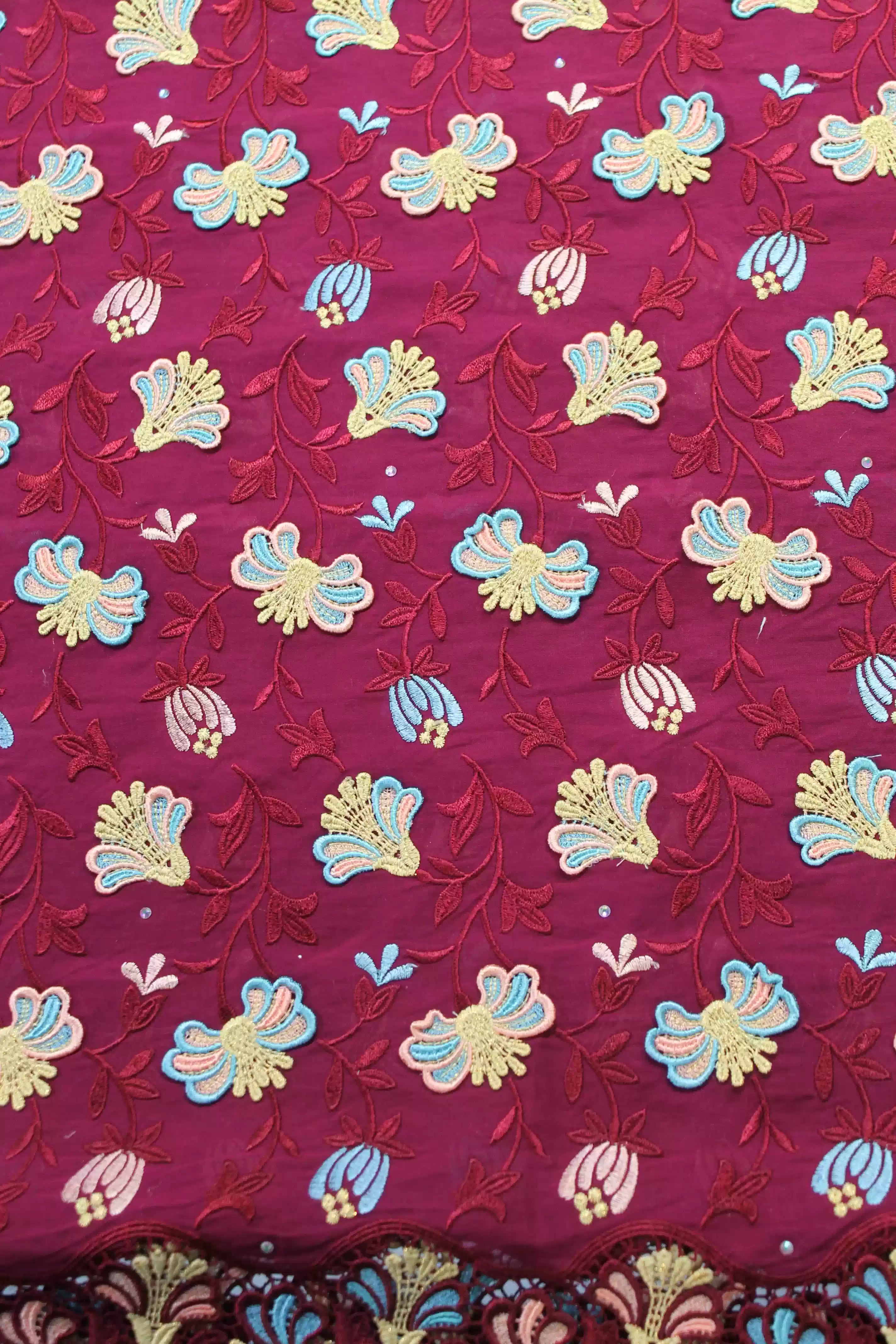 Zwitserse voile kant